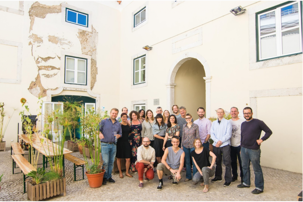 The whole group poses together in Lisbon. Saša Krajnc, CC BY