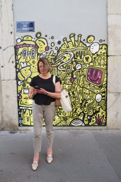 Suzanne et le street-art lyonnais (Photo Marie Bohner)