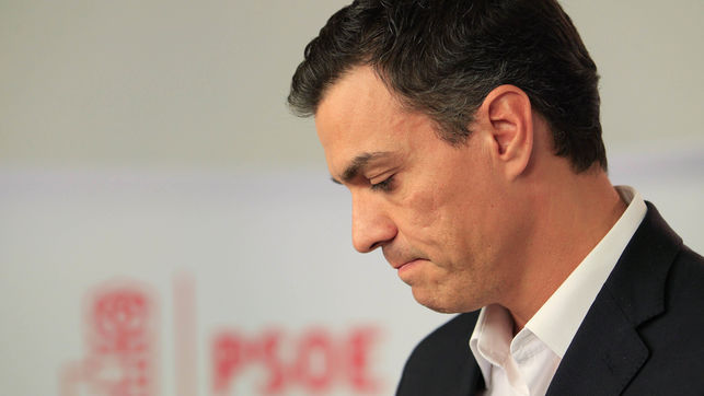 Pedro Sánchez, protagonista de una crisis política vivida con enorme intensidad en las redes sociales
