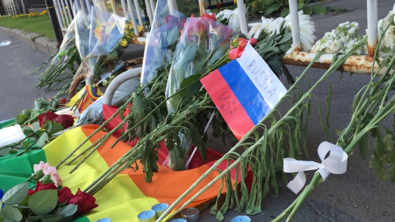 Flowers left outside the US embassy in Moscow. Photo: Will Stevens / Twitter
