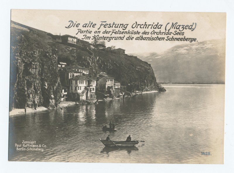 Carte postale allemande de la 1e Guerre Mondiale montrant une vue d'Ohrid, Macédoine. Photo issue des collections numériques de la Bibliothèque publique de New York.
