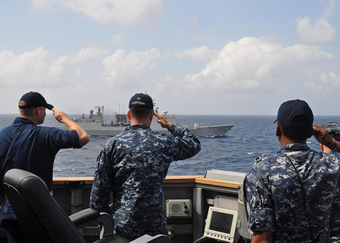 US troops rendering honors to the Republic of Korea Navy destroyer