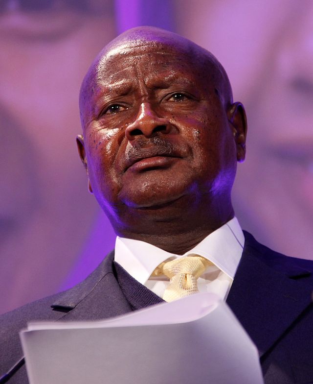 Le président ougandais Yoweri Museveni. Photo publiée sous licence Creative Commons par Russell Watkins / Département pour le développement international du Royaume-Uni).