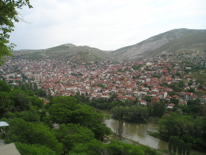 Panorama de Veles, Macédoine. Photo de l'utilisateur Wikipédia Makedonec, CC BY-SA 3.0.