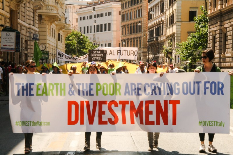 Pope Francis asked to make divestment part of his moral argument in the urgency to address climate change. Photo credit: Hoda Baraka/350.org