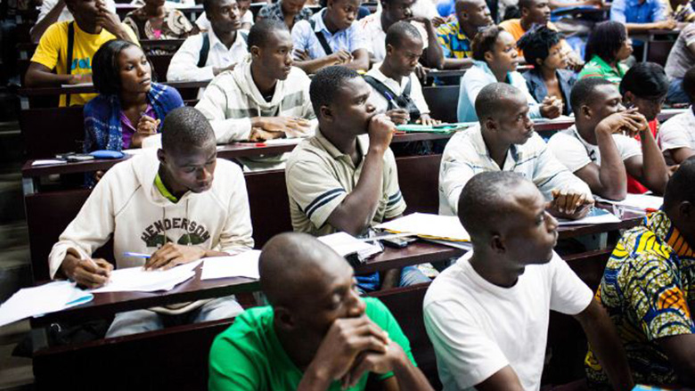 Atelier d E-learning Benin pour aider les jeunes béninois à entrer le marché du travail  via Banque Mondiale CC-BY-20