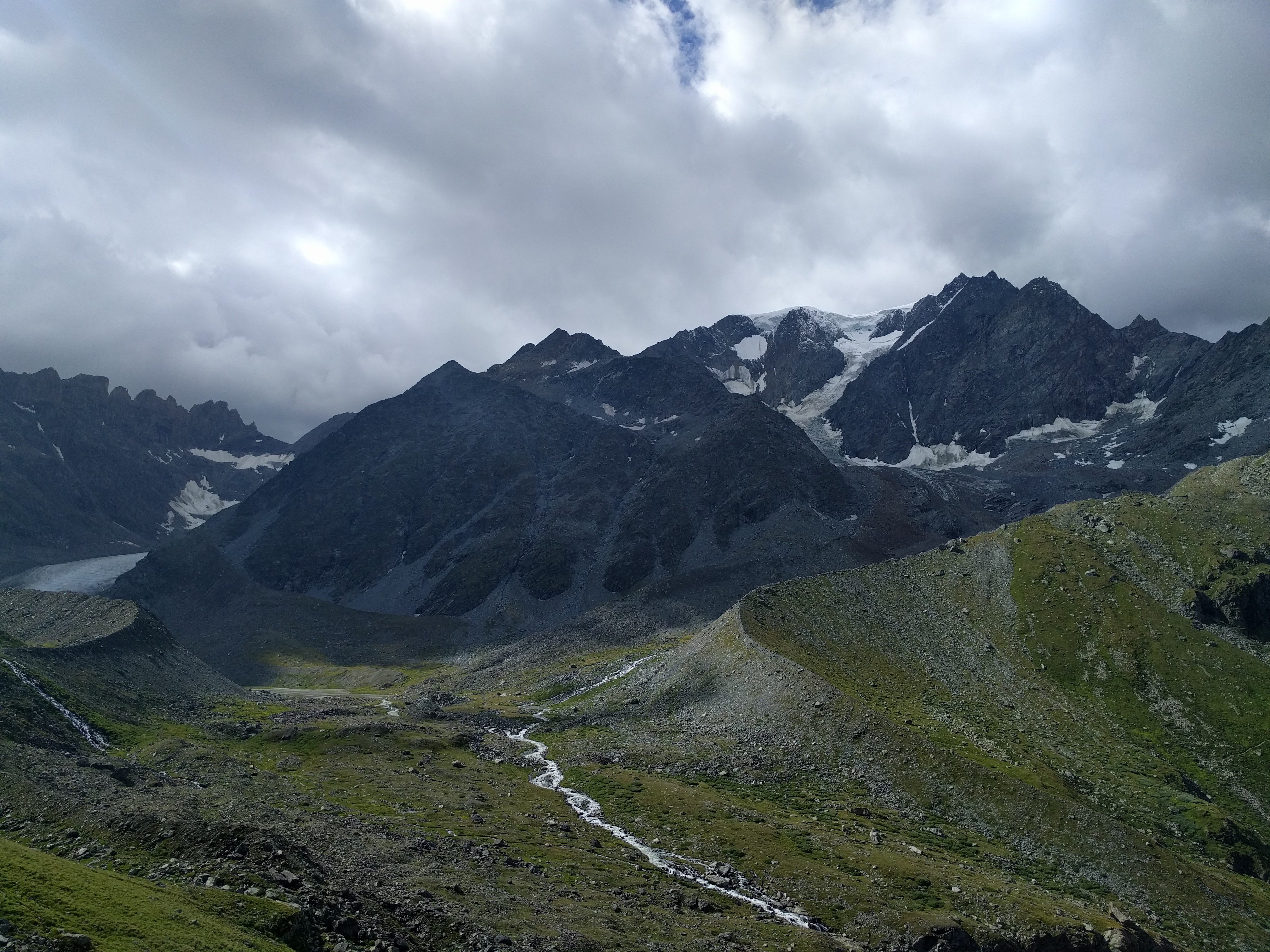 Vallée, glaciers, Mont Vélan