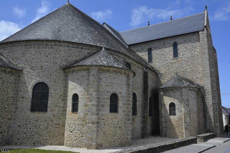 l'arrière de l'abbatiale de Saint-Gildas-de-Rhuys