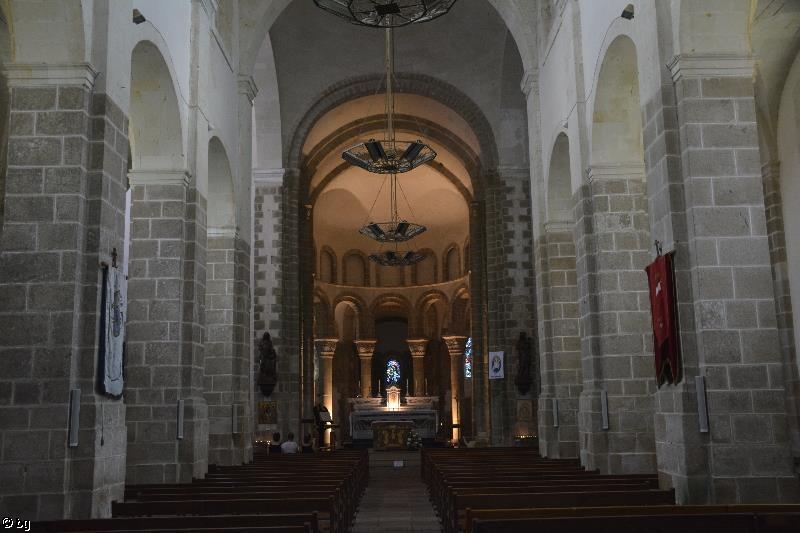 vue intérieure de l'église