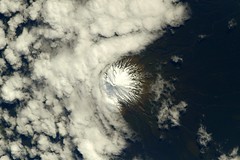 Zoom on Mount Taranaki
