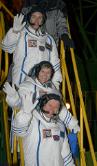 Expedition 50 Crew Board Soyuz