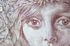eye-banknote