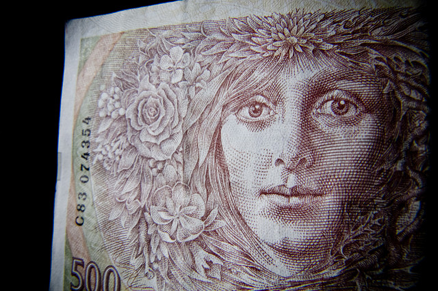 eye-larger-banknote