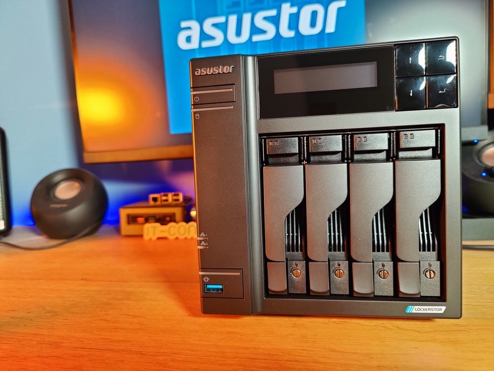 Test Asustor Lockerstor 4 Gen2 - Face avant 1
