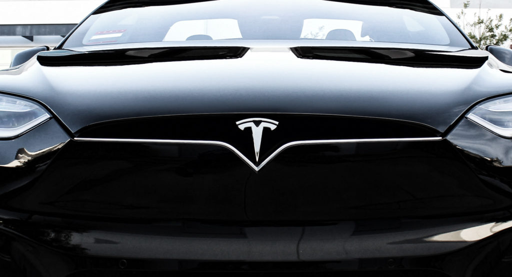 Tesla-devant