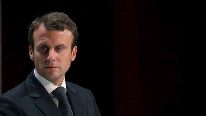 Macron-économie: Divulguer les secrets des entreprises devient un délit pénal !