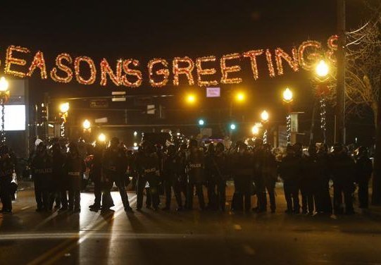 BREAKING - Ferguson: tout un pays prend feu. Tirs à balles réelles contre la police